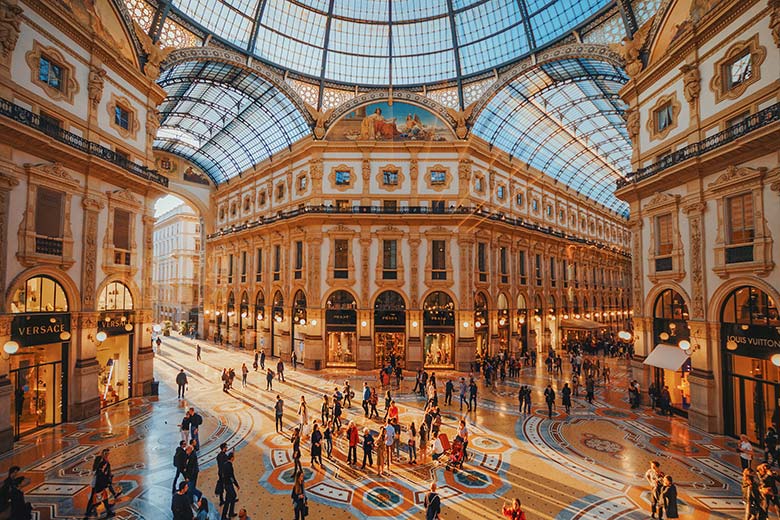 Galleria Vittorio Emanuele II, Milano, Italy, Inside Galler…